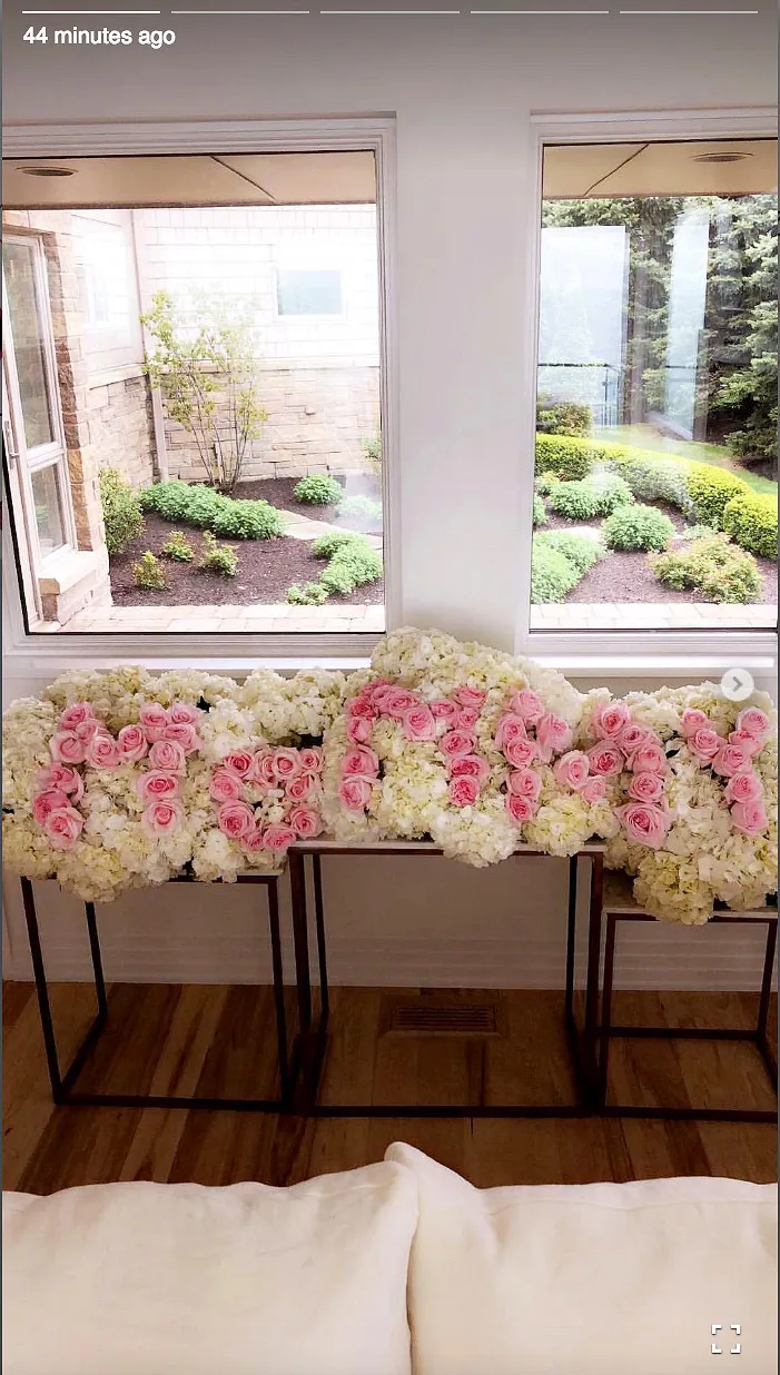 Khloe Kardashian, Mother's Day, Flowers, Instagram