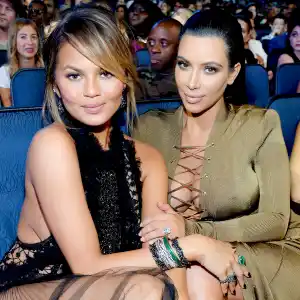 Kim-Kardashian-Chrissy-Teigen