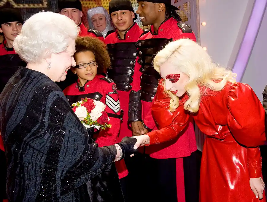 lady-gaga-queen-elizabeth