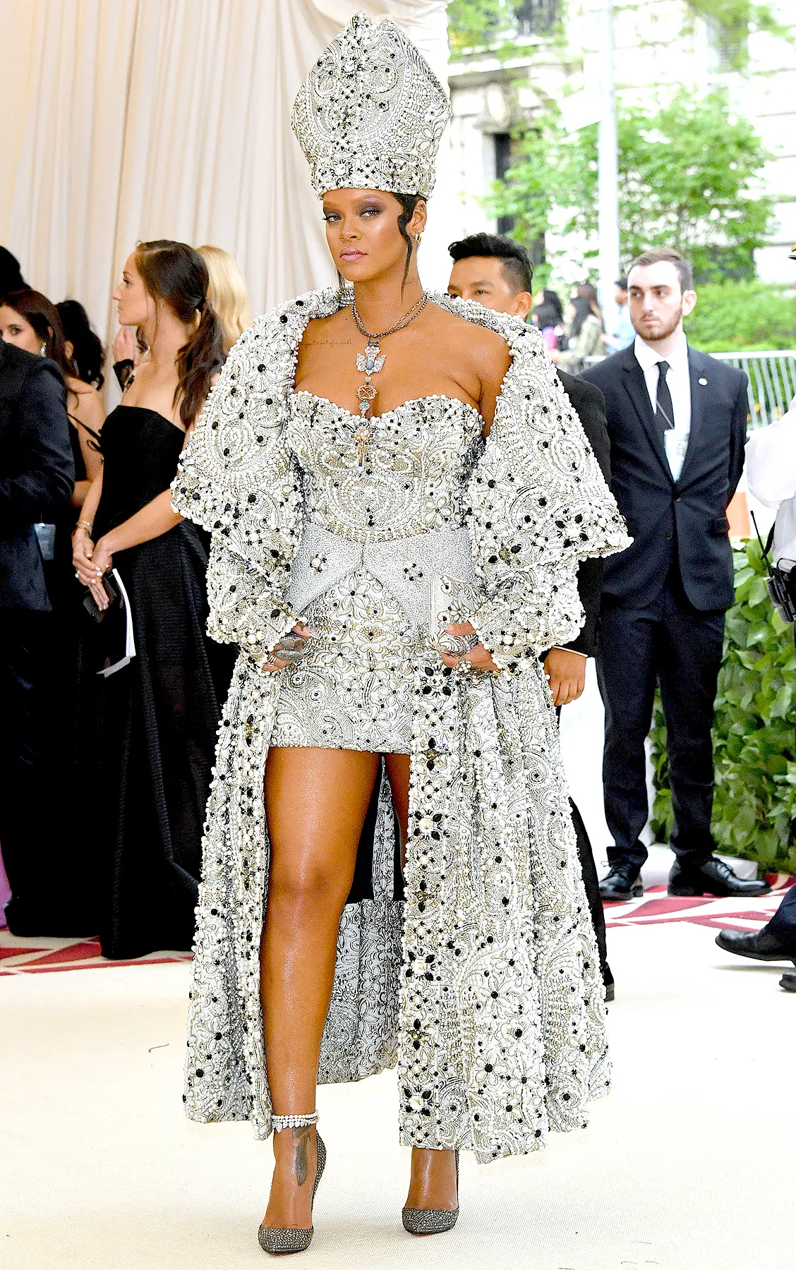 rihanna-met-gala-2018