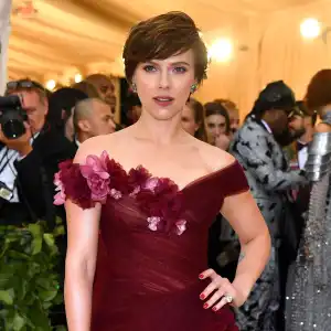 Scarlett Johansson met 18