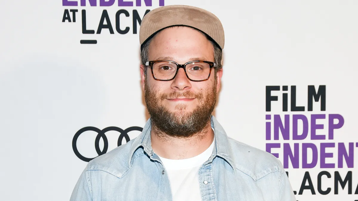 Seth Rogen Mom Tweets Mortified
