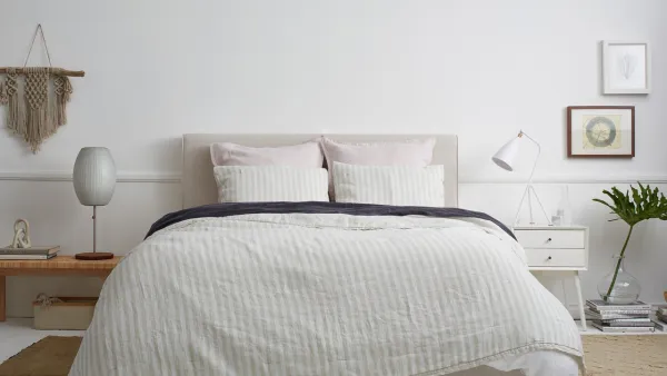 Striped linen quilt natural 000 2_1280x