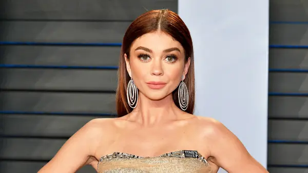 Sarah Hyland attends the 2018 Vanity Fair Oscar Party hosted by Radhika Jones at Wallis Annenberg Center for the Performing Arts in Beverly Hills, California.