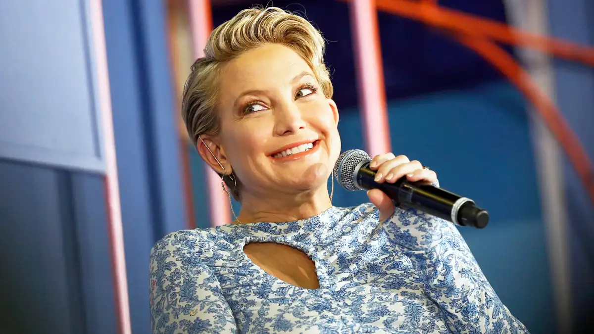 Kate Hudson onstage during "redefining the pursuit of Happnes panel of POPSUGAR Play/Ground on June 9, 2018 in New York City.