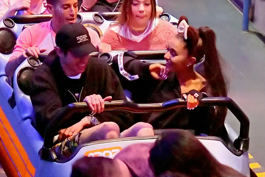 Ariana-Grande-Pete-Davidson-engagement-ring-disney
