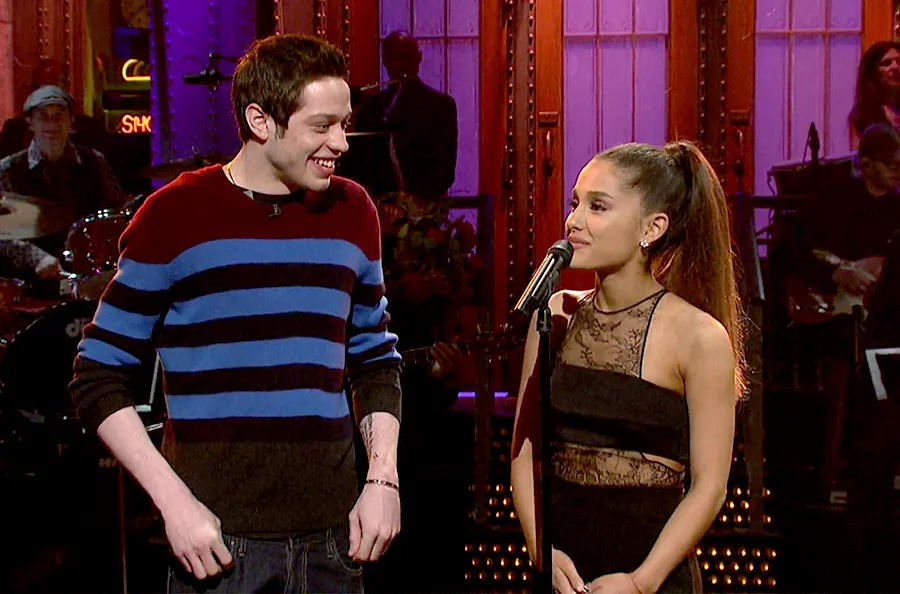 Ariana-Grande-and-Pete-Davidson