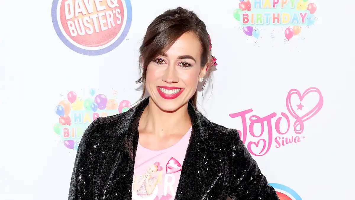 Colleen-Ballinger-pregnant