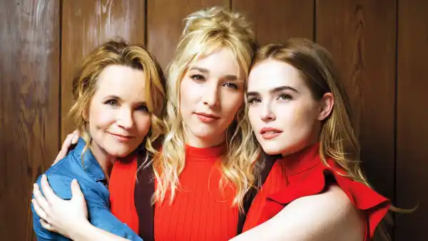 Lea Thompson Madelyn Deutch Zoey Deutch