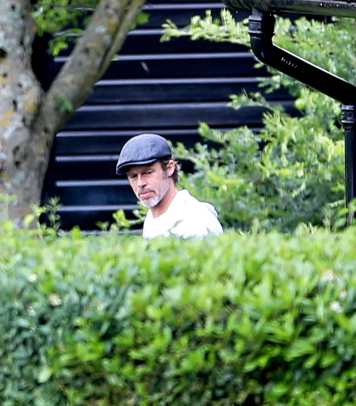 Brad Pitt steps out on June 13, 2018 in London