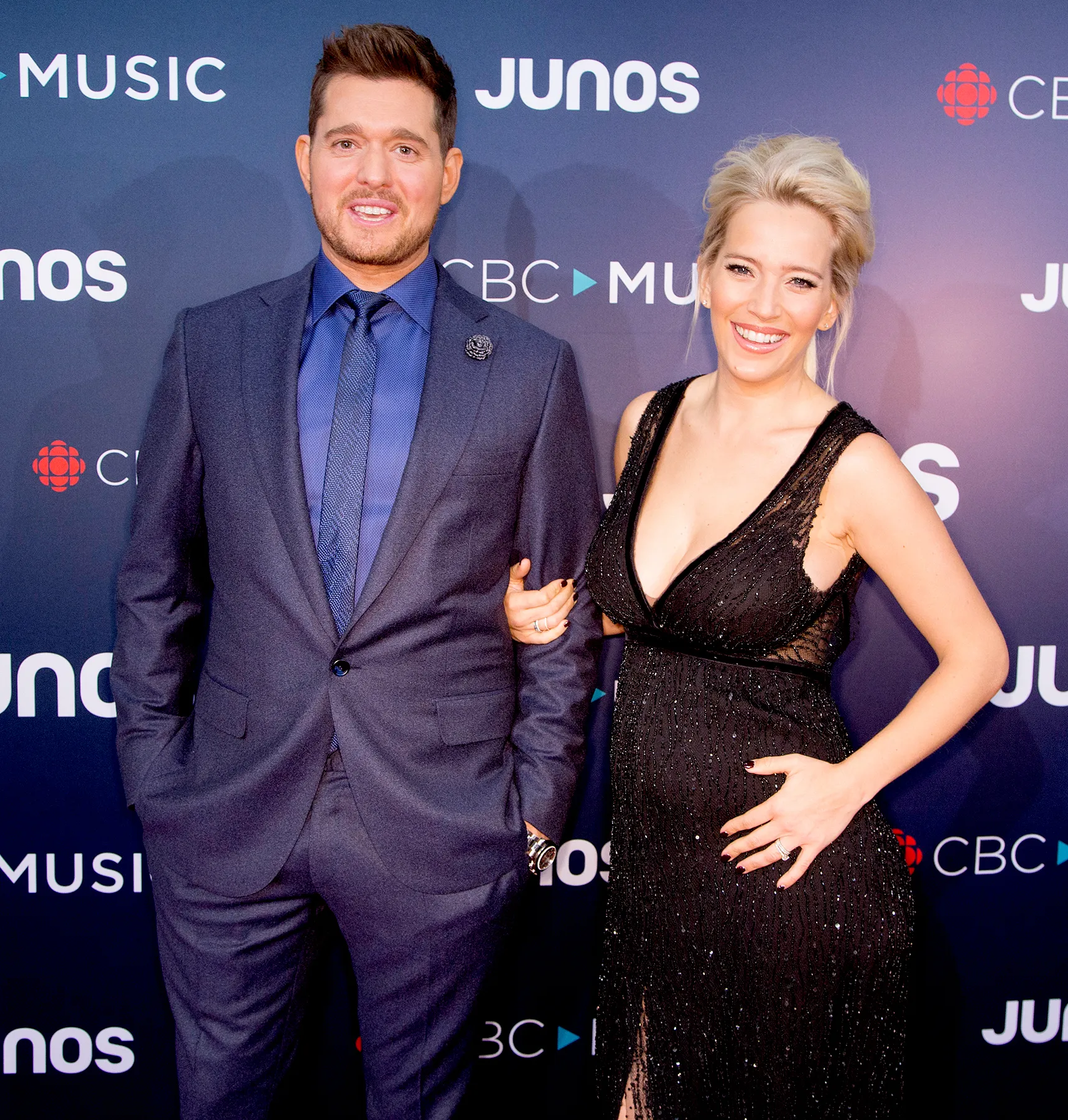 Michael-Buble-and-Luisana-Lopilato-gives-birth