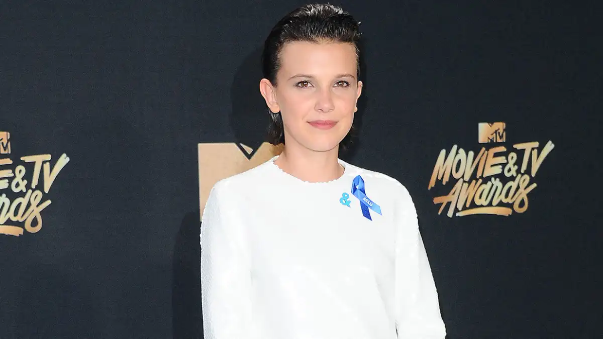 Millie Bobby Brown, Split Kneecap, MTV Movie & TV Awards