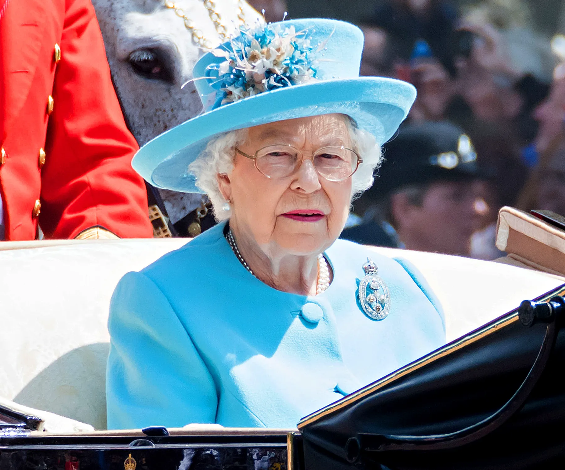 Queen-Elizabeth-II-sick