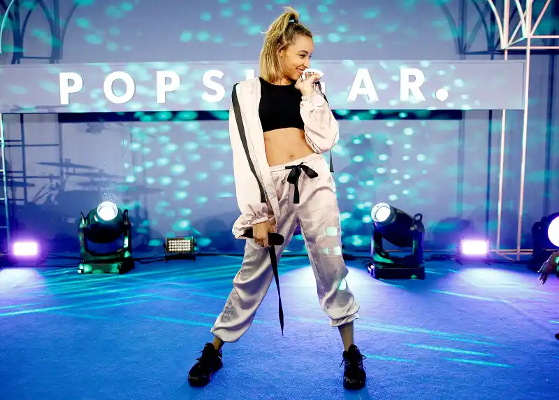 Tinashe-performing