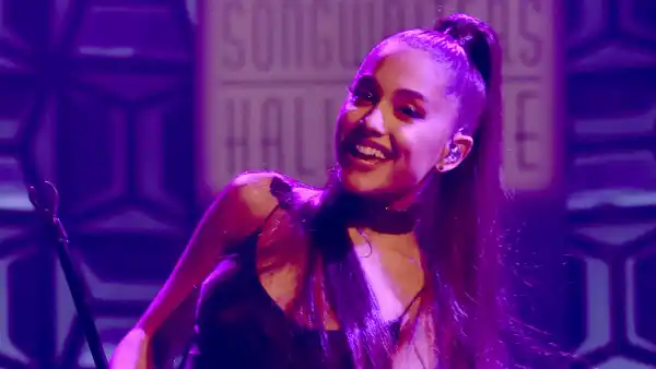 ariana-grande-engagement-2