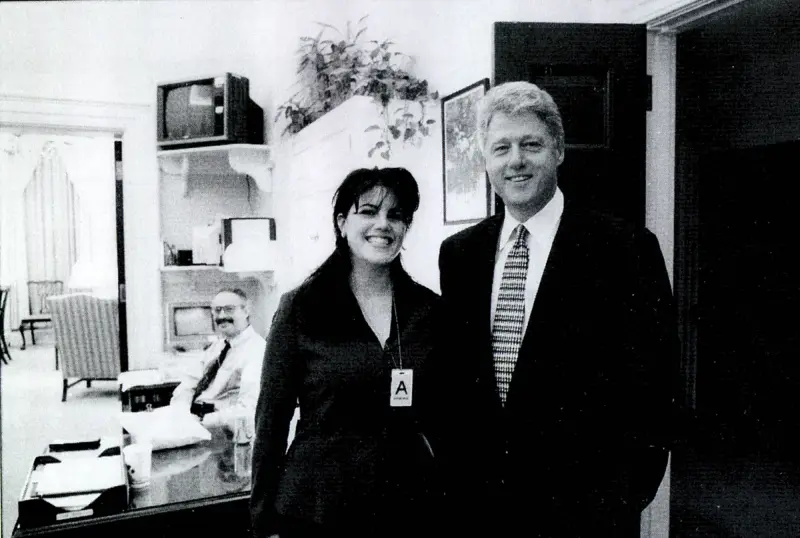 Monica Lewinsky meets with President Clinton