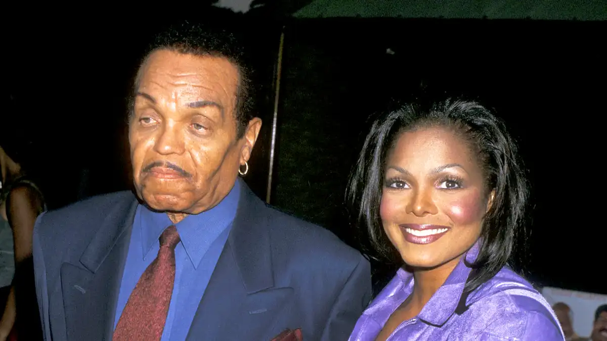 Janet Jackson and Joe Jackson attend the "Nutty Professor II: The Klumps" Universal City 2000 Premiere at Universal Amphitheatre in Universal City, California.
