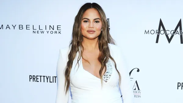 Chrissy Teigen mom bod body insecure