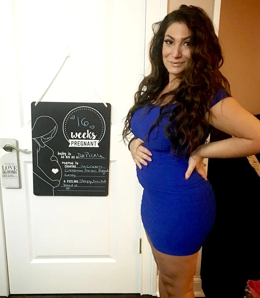 Deena-Nicole-Cortese-baby-bump