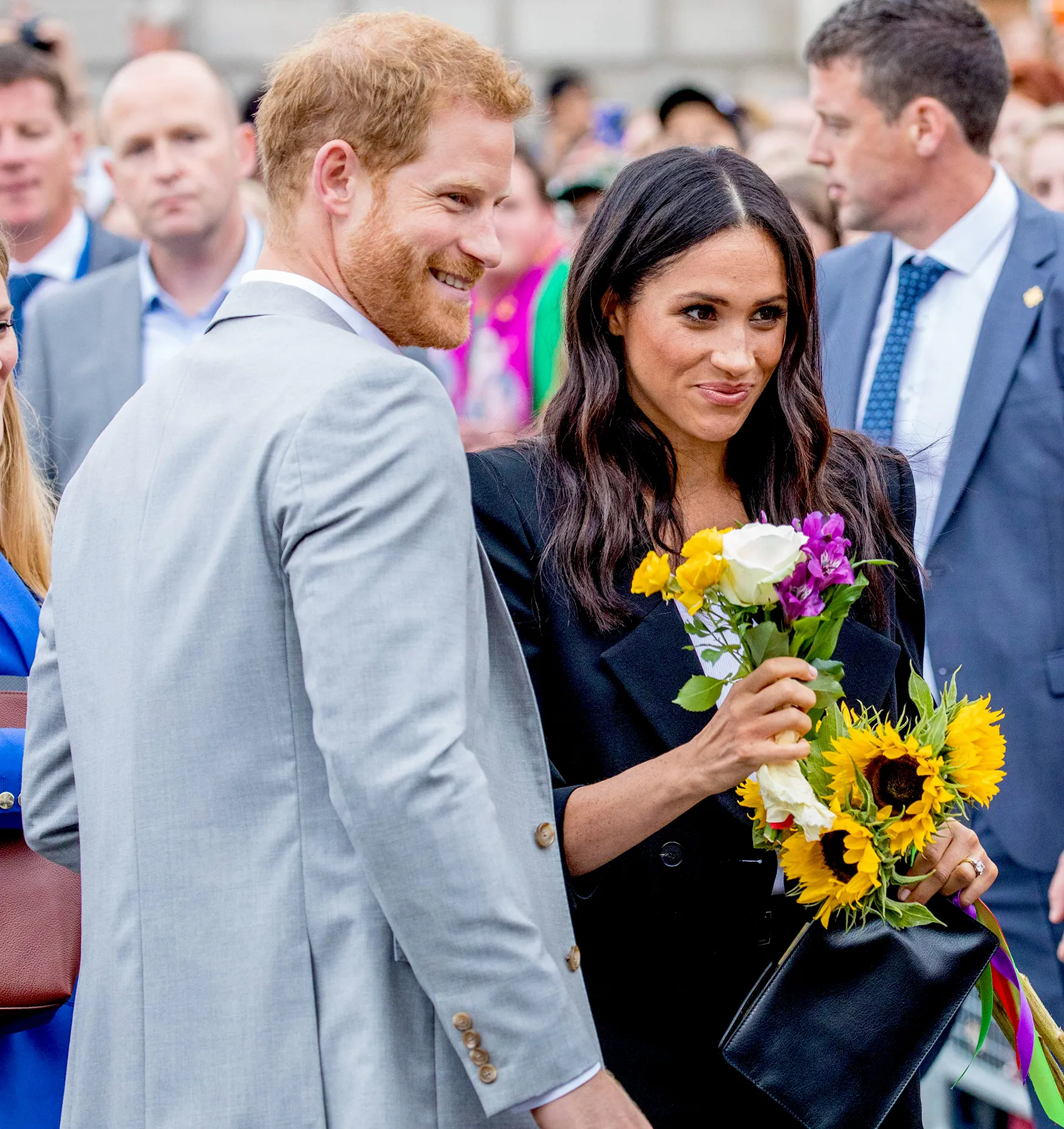 Prince-Harry-and-Meghan-gift-portrait