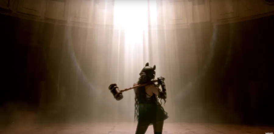 Ariana Grande God is a Woman