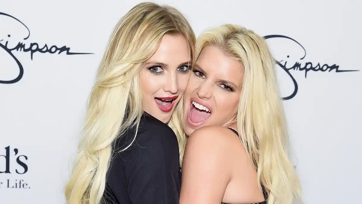 Ashlee Simpson Ross and Jessica Simpson