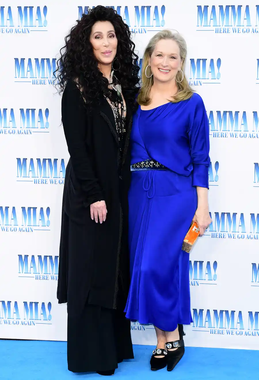 Cher Meryl Streep Red Carpet Kiss