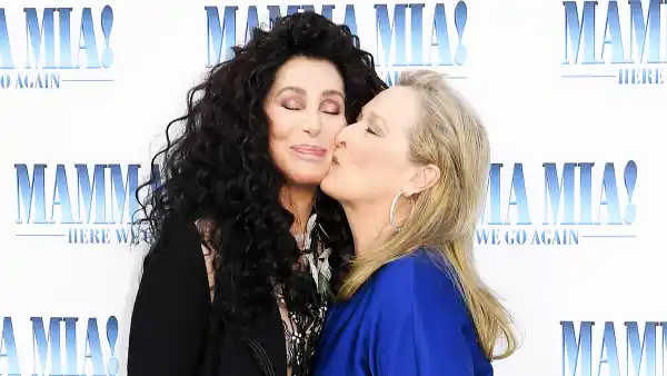 Cher Meryl Streep Red Carpet Kiss
