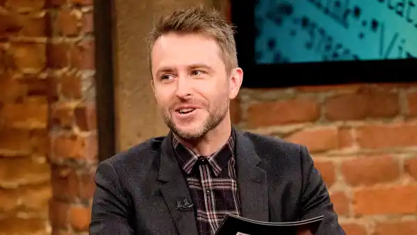 chris-hardwick-returns-to-the-talking-dead