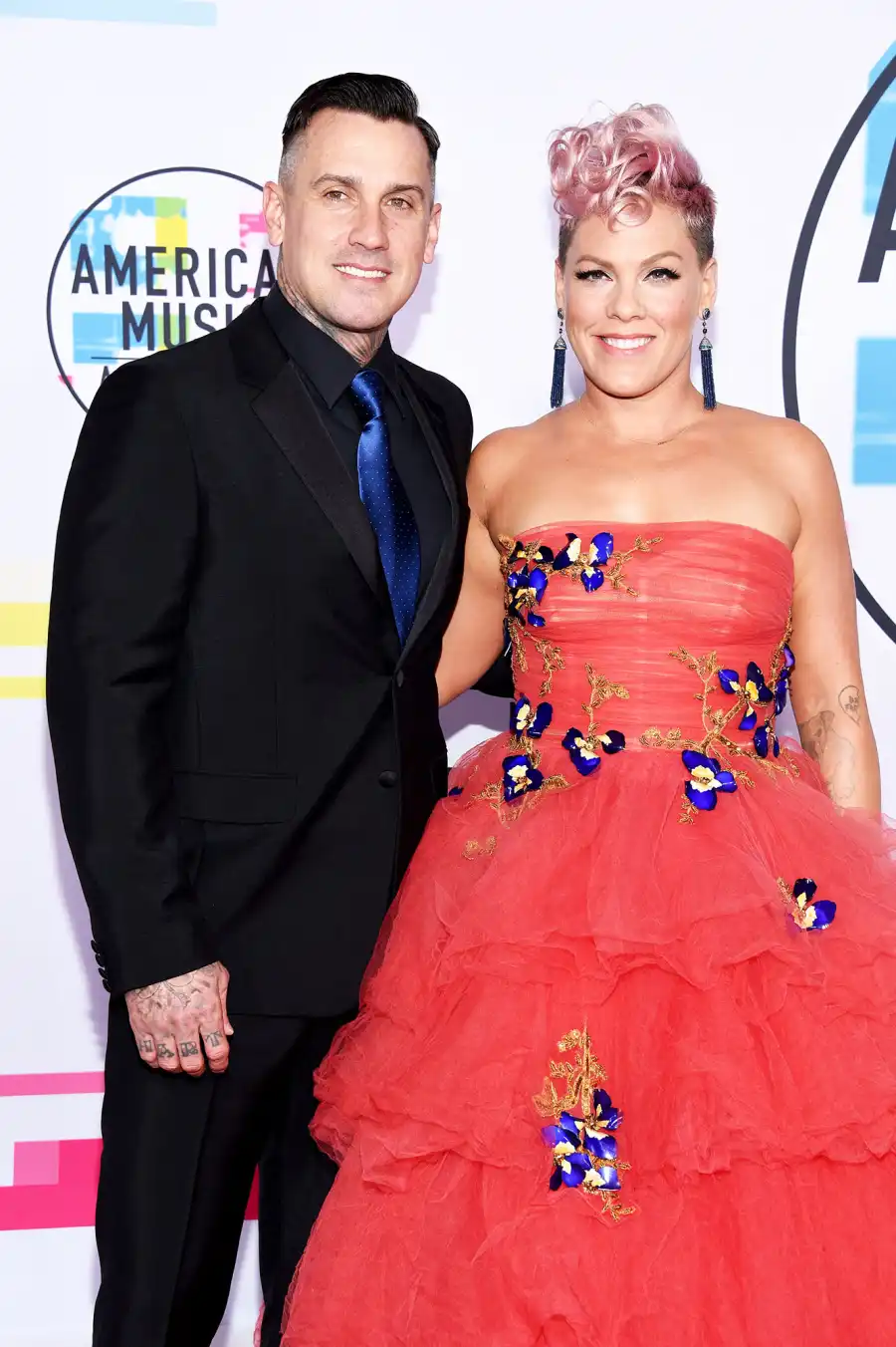 Pink Carey Hart breaks before marriage