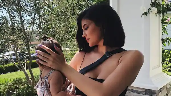 Kylie Jenner Stormi muscle excerises