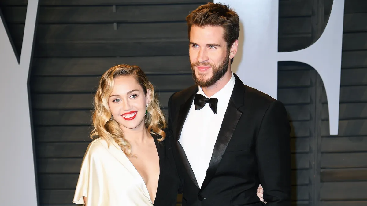 Miley Cyrus Liam Hemsworth Goof Around In Car Instagram