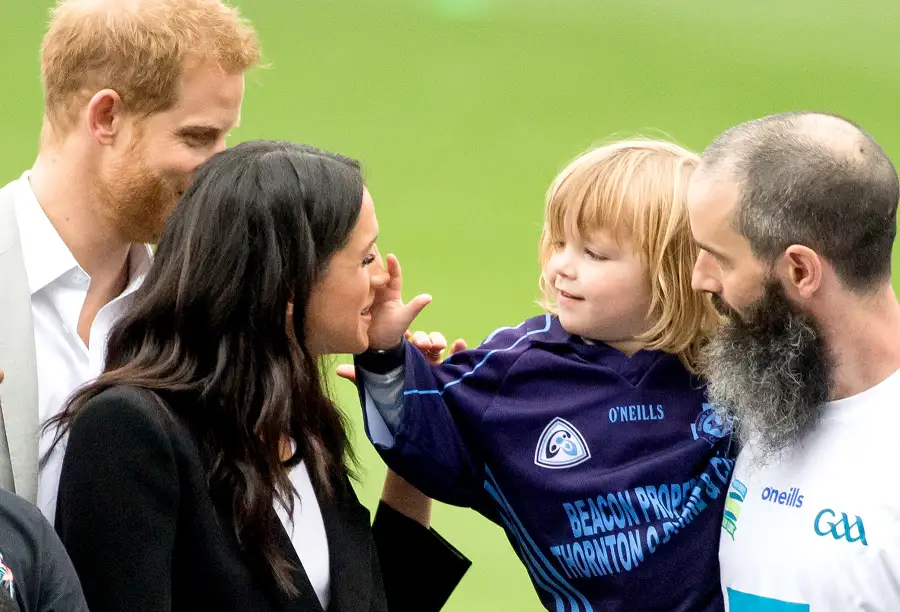 prince-harry-meghan-markle-hair-pull
