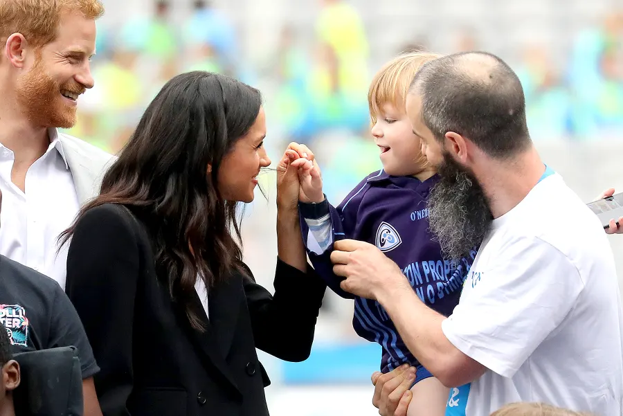 prince-harry-meghan-markle-hair-pull