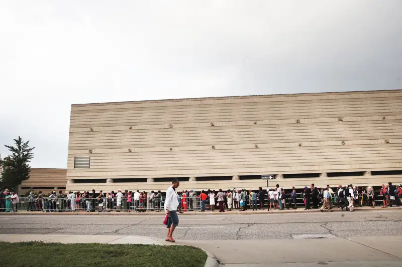 aretha franklin open casket visitation