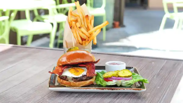 Maneet Chauhan, Elizabeth Blau and More Celeb Chefs Share Hamburger Recipes That Are Perfect For Labor Day