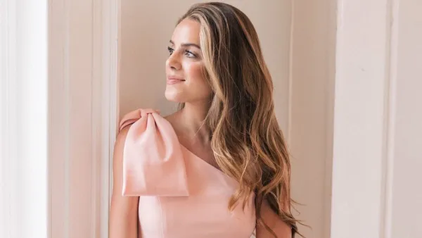 Gal Meets Glam Yvonne Dream Crepe One-Shoulder Dress