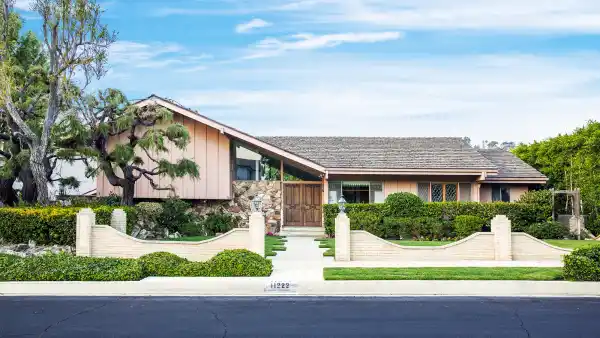 HGTV Officially Closes On Brady Bunch House