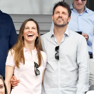 Hilary-Swank-Marries-Philip-Schneider