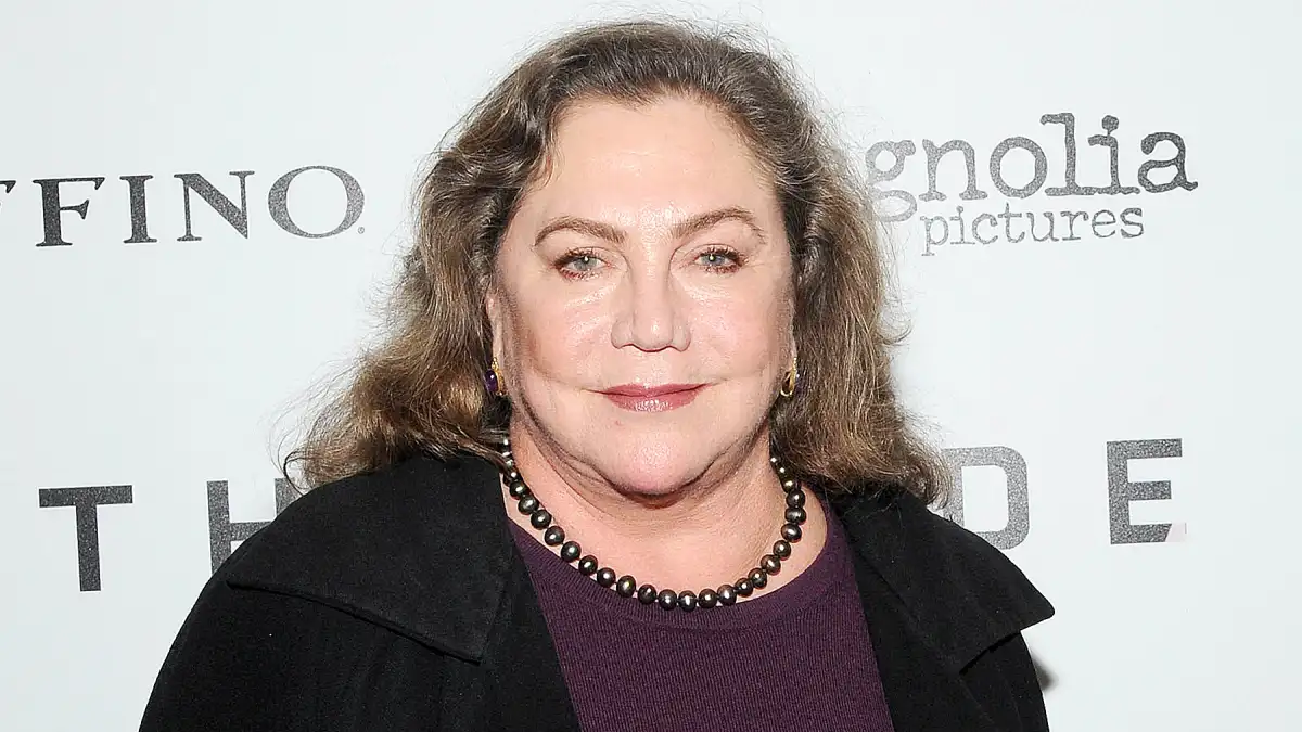 Kathleen-Turner-friends