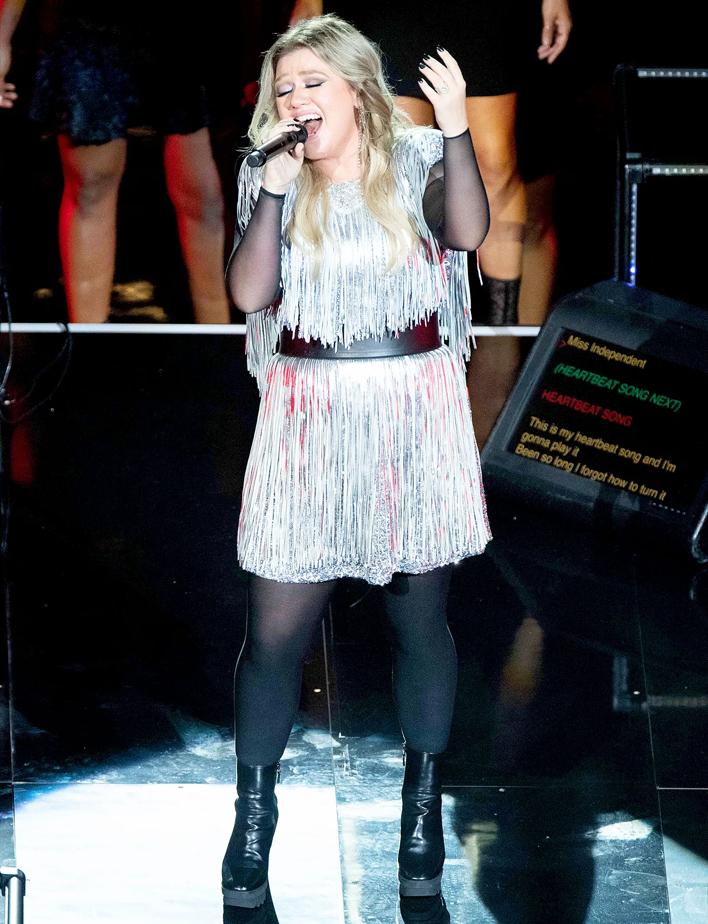 Kelly-Clarkson-U.S.-Open-Performance-Super-Bowl