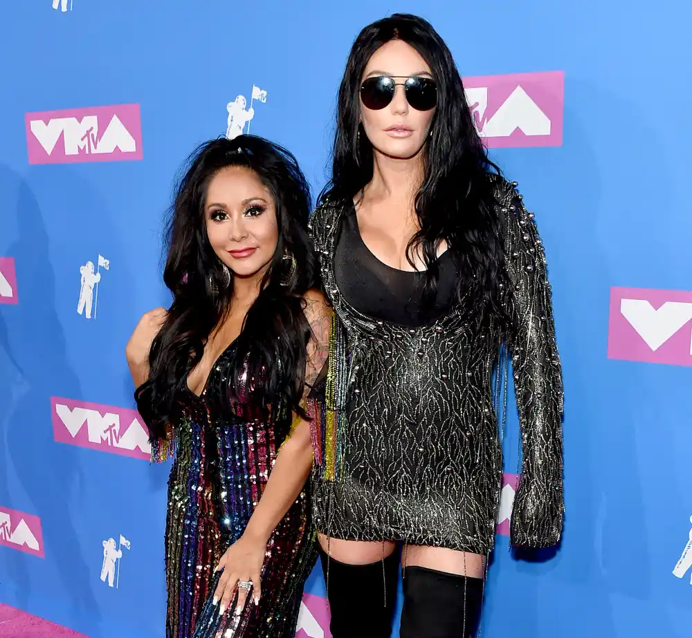 Nicole-'Snooki'-Polizzi-and-Jenni-'JWOWW'-Farley
