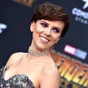 scarlet johansson designs spatula fight childhood hunger