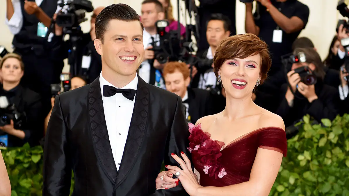 Scarlett-Johansson-and-Colin-Jost