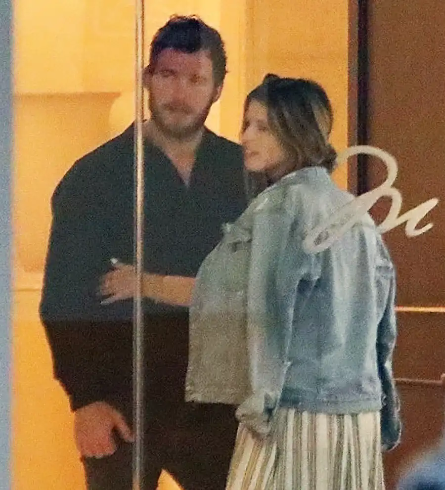 Chris Pratt Katherine Schwarzenegger Cozy PDA