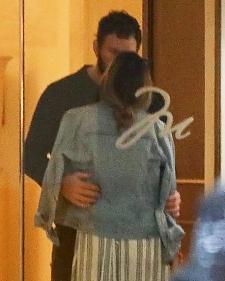 Chris Pratt Katherine Schwarzenegger Cozy PDA