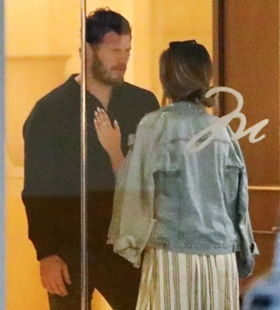 Chris Pratt Katherine Schwarzenegger Cozy PDA