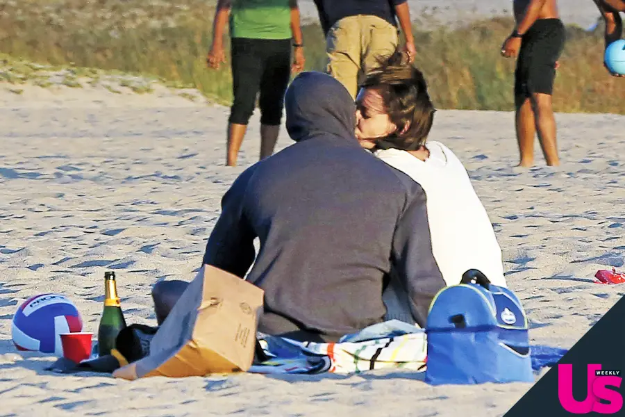 Katie Holmes Jamie Foxx Beach Love