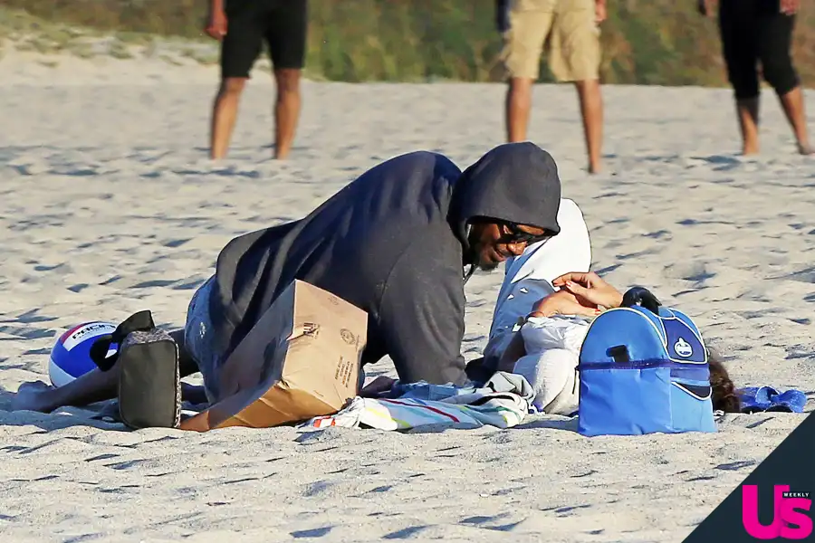 Katie Holmes Jamie Foxx Beach Love