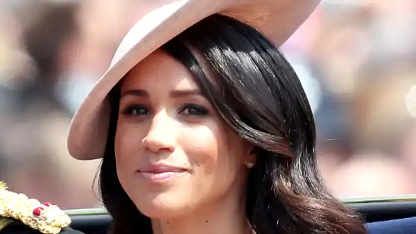 meghan markle shoulders